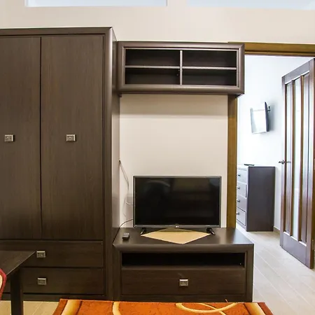 Apartment Stepana Bandery 35