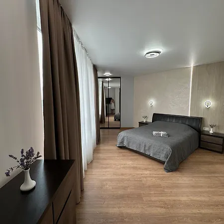 Stepana Bandery 35 * Truskawez