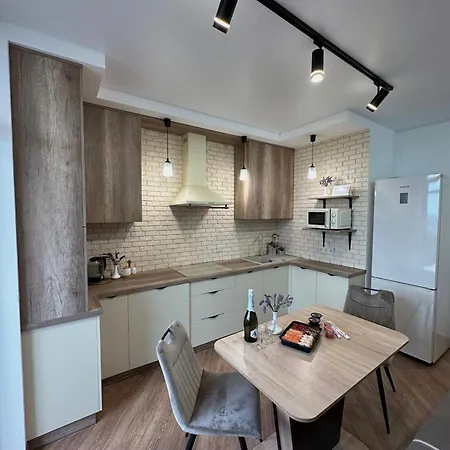 Stepana Bandery 35 *