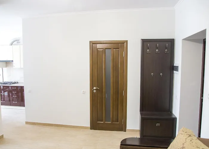 Stepana Bandery 35 *